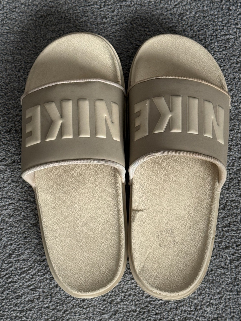 Nike Offcourt Tan Slide Sandals w/Raised Top Logo & Inset Swoop Sides! Size 11